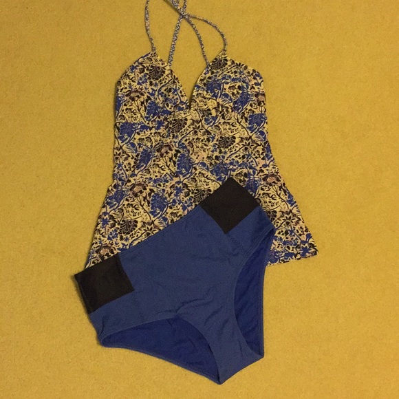 Athleta Other - EUC athleta tankini - S top/ M bottom